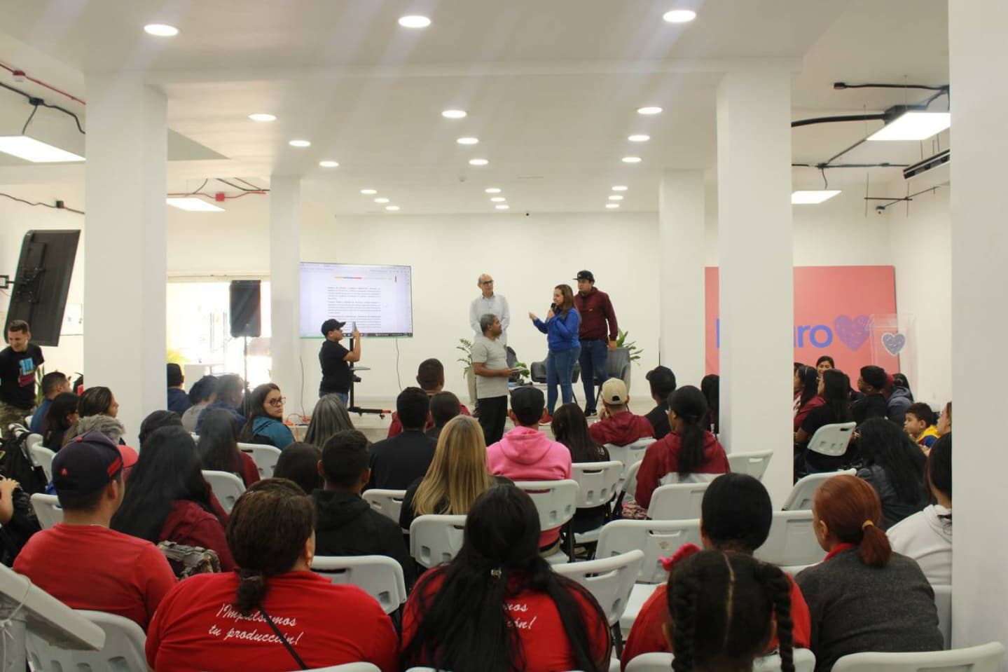 Gran Asamblea de Servidores Públicos y Movimientos Sociales para el debate de las 7T en el marco del Congreso Nacional del Bloque Histórico 🇻🇪 (+Fotos)