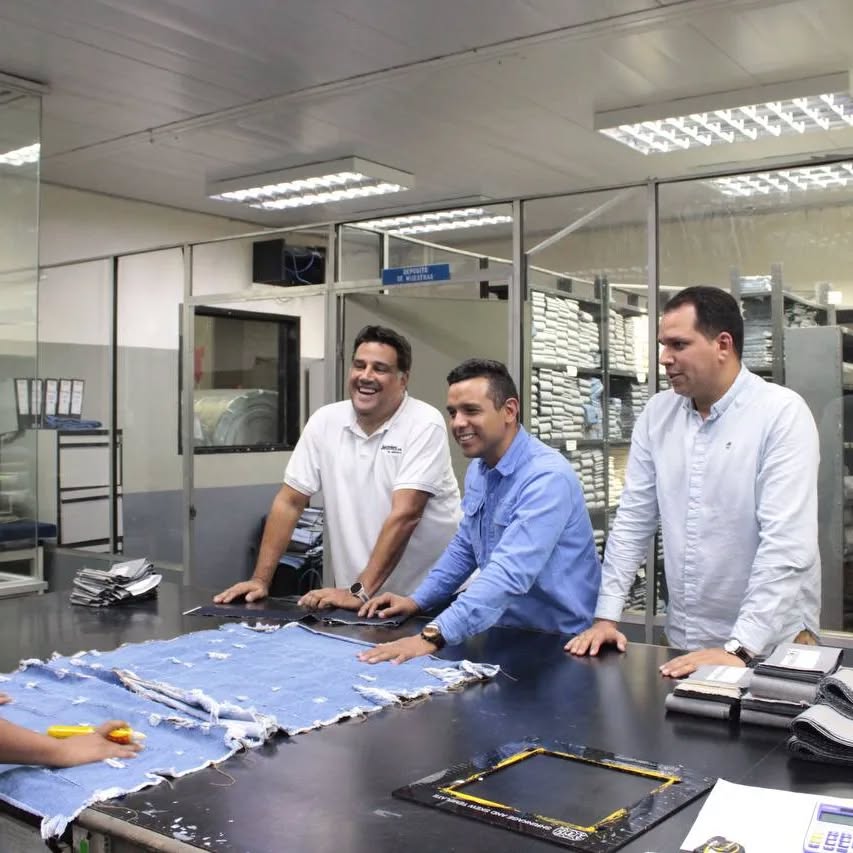 Visita de Conglomerado Productivo S.A. a la empresa Jeantex S.A. (+Fotos y Video)